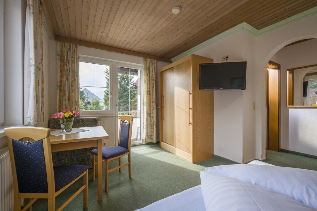 Landgasthof Pfarrwirt Hotel Thiersee Exterior foto