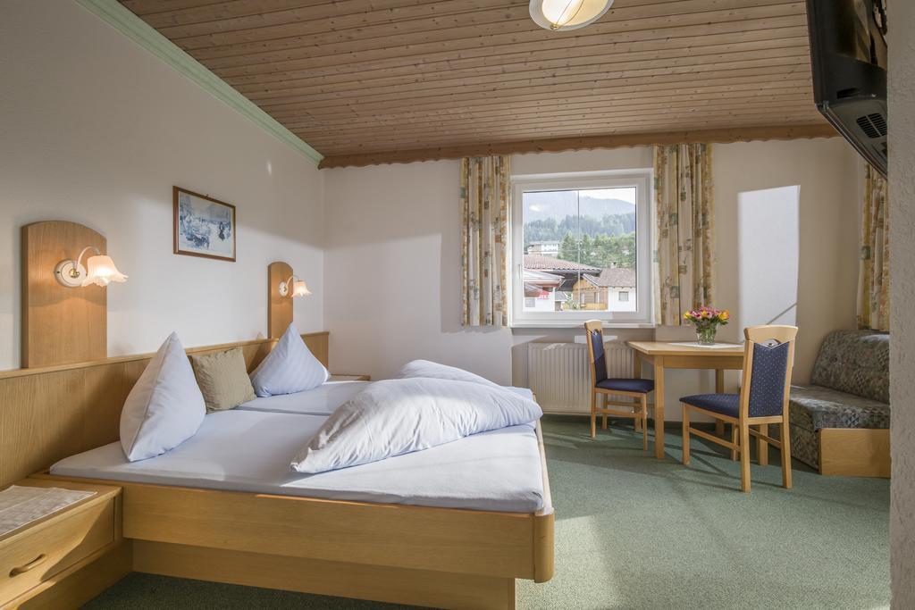 Landgasthof Pfarrwirt Hotel Thiersee Exterior foto
